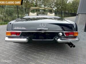 Image 2/11 de Mercedes-Benz 280 SL (1971)