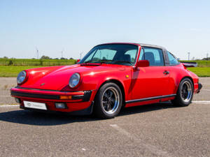 Imagen 2/35 de Porsche 911 Carrera 3.2 (1985)