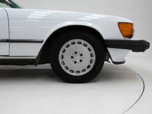 Image 10/15 of Mercedes-Benz 560 SL (1988)