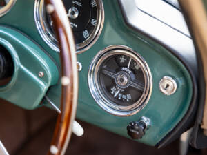 Image 22/50 of Aston Martin DB 2&#x2F;4 Mk III (1958)