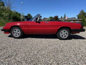 Image 2/56 of Alfa Romeo 2.0 Spider (1986)