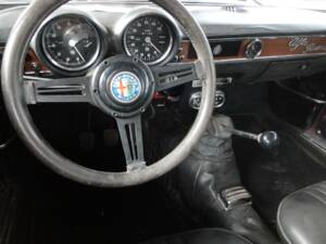 Bild 24/24 von Alfa Romeo Giulia GT 1300 Junior (1971)