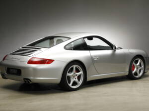 Imagen 7/25 de Porsche 911 Carrera S (2004)