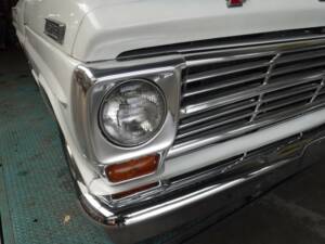 Image 46/50 of Ford F-250 (1967)