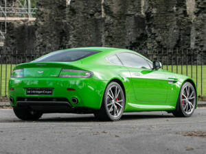 Immagine 4/43 di Aston Martin V8 Vantage (2010)