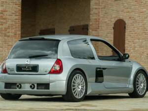 Image 6/50 of Renault Clio II V6 (2002)