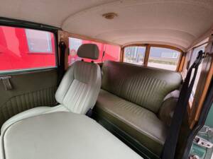 Image 7/16 of Morris Minor 1000 Traveller (1965)