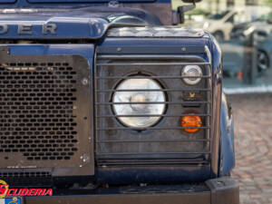 Image 10/36 of Land Rover Defender 110 Td5 (2001)