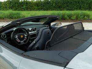 Bild 25/50 von Ferrari California T (2014)