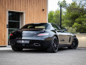 Image 4/50 of Mercedes-Benz SLS AMG GT (2014)