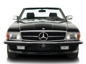 Image 18/54 of Mercedes-Benz 560 SL (1989)