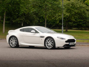 Bild 9/50 von Aston Martin V8 Vantage (2013)