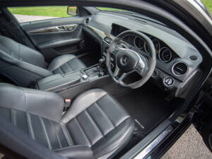 Bild 9/25 von Mercedes-Benz C 63 AMG T (2012)