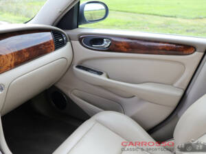 Bild 20/41 von Jaguar XJ 8 4.2 (2004)