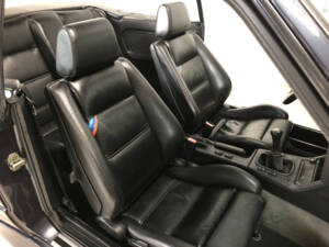 Image 21/28 of BMW M3 (1990)