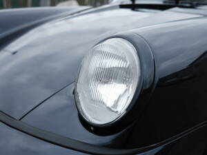 Image 27/97 of Porsche 911 Carrera 4 (1991)