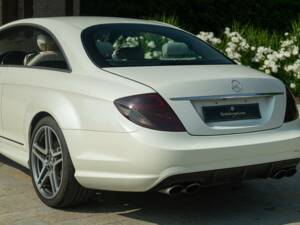 Imagen 18/50 de Mercedes-Benz CL 63 AMG (2009)