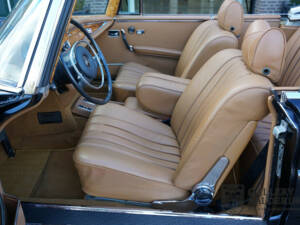 Image 3/50 de Mercedes-Benz 280 SE 3,5 (1971)