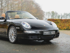 Imagen 33/96 de Porsche 911 Carrera 4 (2006)