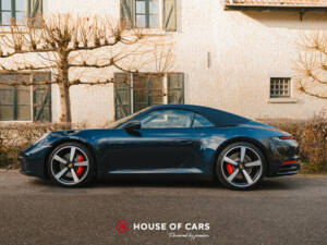 Image 9/49 of Porsche 911 Carrera 4S (2020)