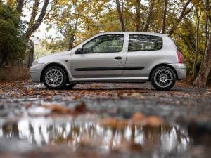 Image 6/26 of Renault Clio II 2.0 16V Sport (2000)