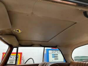 Image 10/15 of Mercedes-Benz 220 SE b (1965)