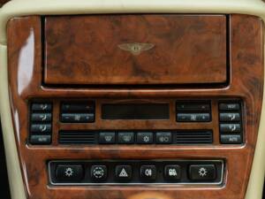 Image 26/40 of Bentley Arnage Green Label (1999)