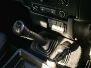 Afbeelding 23/34 van Land Rover Defender 90 TD4 (2008)