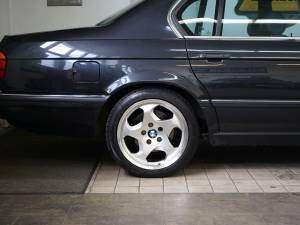 Imagen 36/47 de BMW 730i (1992)