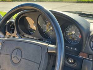 Image 26/34 de Mercedes-Benz 560 SL (1987)