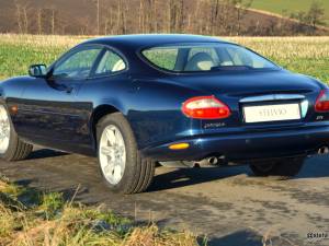 Afbeelding 7/15 van Jaguar XK8 4.0 (2000)