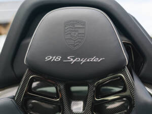 Image 14/24 of Porsche 918 Spyder (2015)