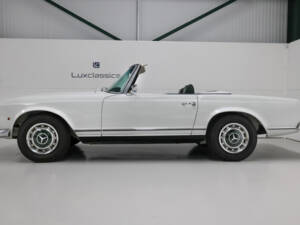 Image 6/31 of Mercedes-Benz 280 SL (1968)