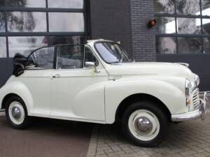 Image 4/7 of Morris Minor 1000 (1968)