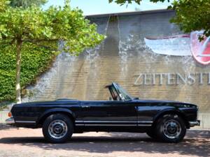 Image 4/26 of Mercedes-Benz 280 SL (1970)