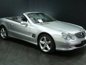 Immagine 8/30 di Mercedes-Benz SL 500 (2006)