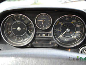 Bild 34/50 von Mercedes-Benz 220 D (1974)