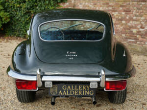 Image 5/50 de Jaguar E-Type (1970)