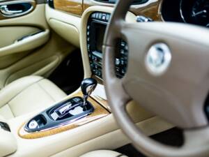 Bild 9/50 von Jaguar XJ 3.0 (2009)