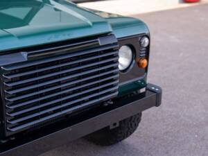 Image 41/50 of Land Rover Defender 110 (2004)