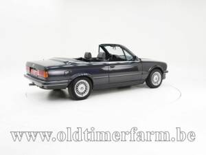 Image 2/15 de BMW 320i (1989)