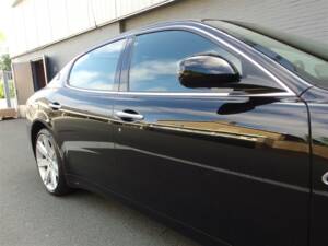 Bild 26/98 von Maserati Quattroporte S 4.7 (2010)