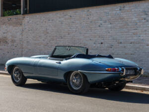 Afbeelding 4/21 van Jaguar E-Type 4.2 (1964)