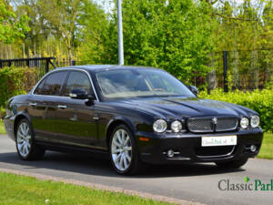 Immagine 7/50 di Jaguar XJ 2.7 D (2008)