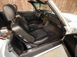 Image 42/85 of Mercedes-Benz 560 SL (1986)