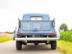 Image 16/83 of Ford V8 Model 46 Pick Up (1940)