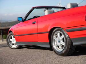 Bild 37/92 von BMW 325i (1994)