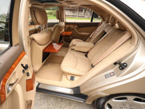 Image 13/76 of Mercedes-Benz S 600 L (2001)