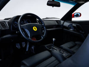 Image 37/54 de Ferrari F 355 GTS (1995)