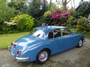 Image 2/19 of Jaguar Mk II 3.8 (1964)